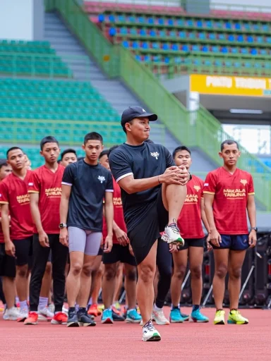 Pembinaan jasmani - camp leader